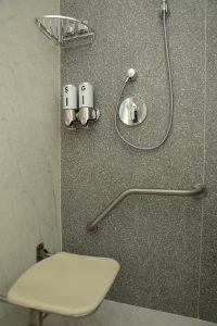 Baie special utiliata pentru persoane cu dizabilitati/handicap